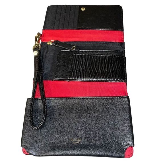 Tutilo New York Wristlet Wallet - Picture 2 of 9